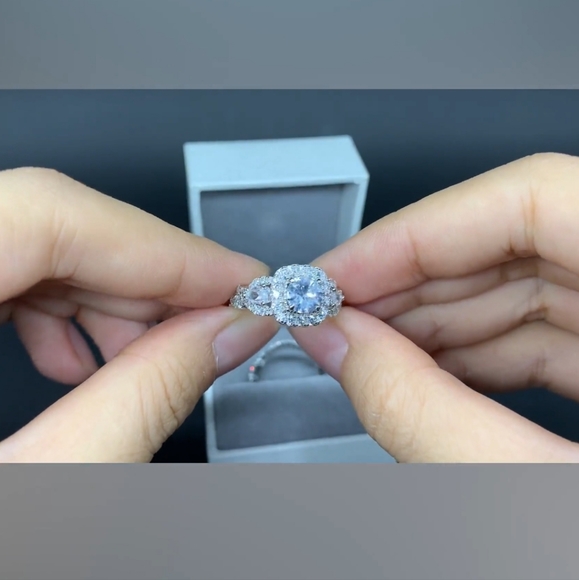 💖💍NEW💖💍STUNNING!! EXQUISITE!! 2 PC 1.5 CT CZ Wedding/Engagement Set 💖💍 - Picture 10 of 16